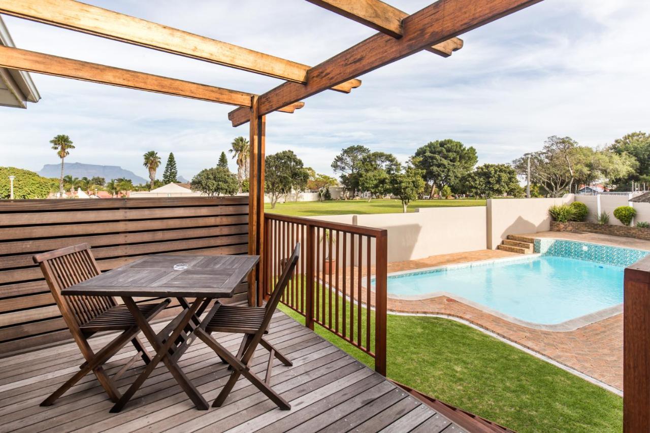 Guest house Cornerstone Alk Zyl Cape Town